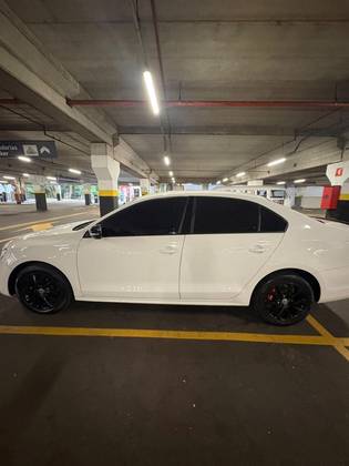 VOLKSWAGEN JETTA 2.0 COMFORTLINE FLEX 4P TIPTRONIC
